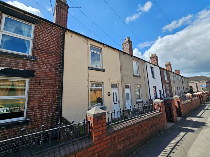 2 Bedroom House To Rent In Midland Road, Royston, S71