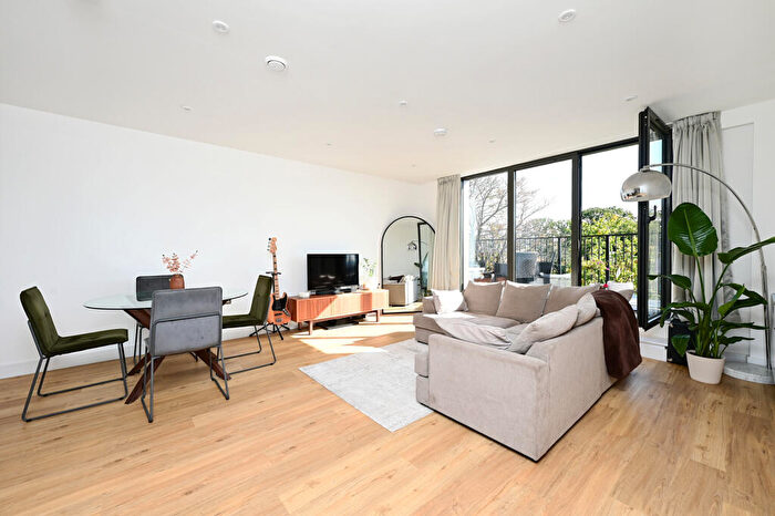 1 Bedroom Apartment To Rent In Farnborough Road, Farnborough, GU14