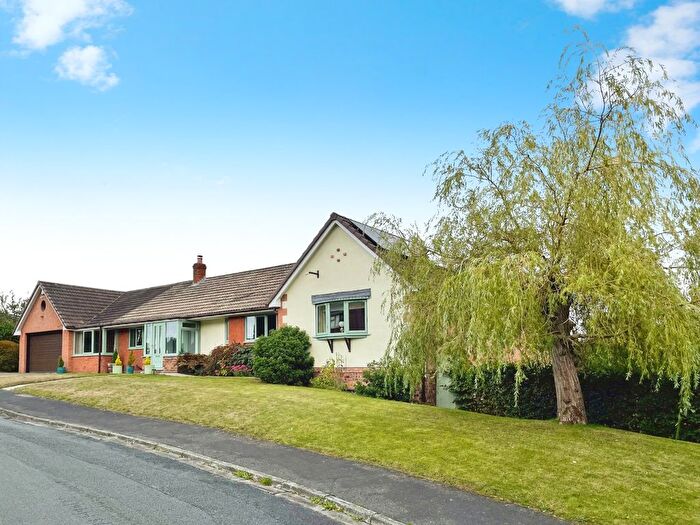 4 Bedroom Bungalow For Sale In Petit Close, Cefn-Y-Bedd, Wrexham, Flintshire, LL12