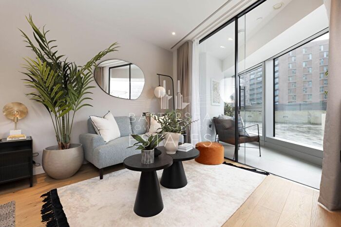 Studio To Rent In L-, Electric Boulevard, Battersea, SW11