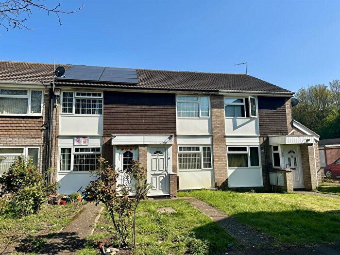 2 Bedroom Town House To Rent In Huggett Close, Leicester, LE4