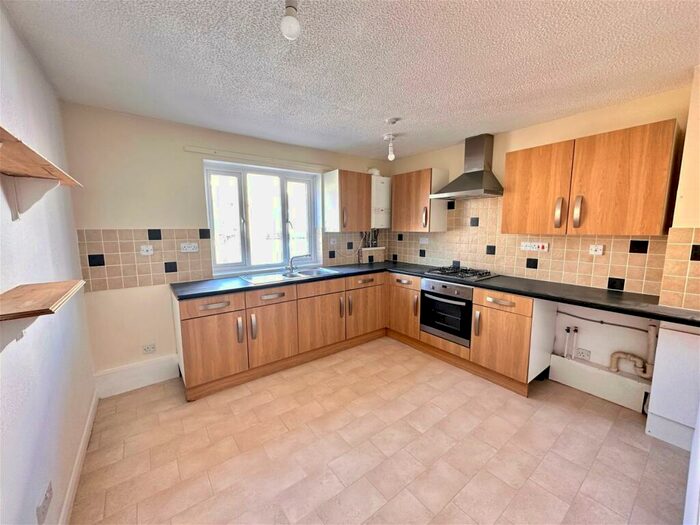 2 Bedroom For Sale In Kimberley Court, Western Road