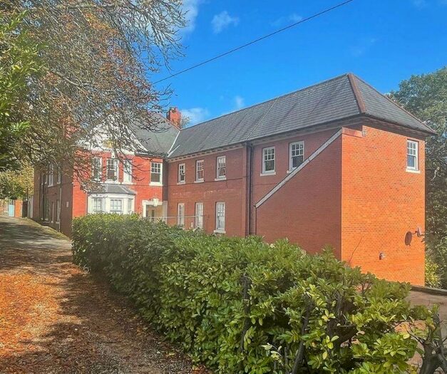 Detached House For Sale In Fields Park Road, Newport, NP20