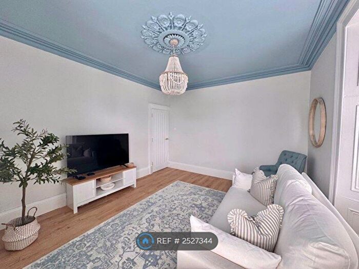 3 Bedroom Flat To Rent In Templehill, Troon, KA10