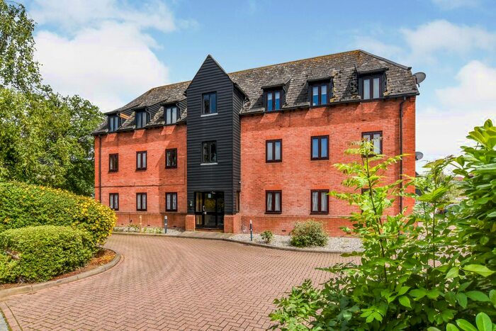 2 Bedroom Flat To Rent In Canvey Walk, Chelmsford, Essex CM1