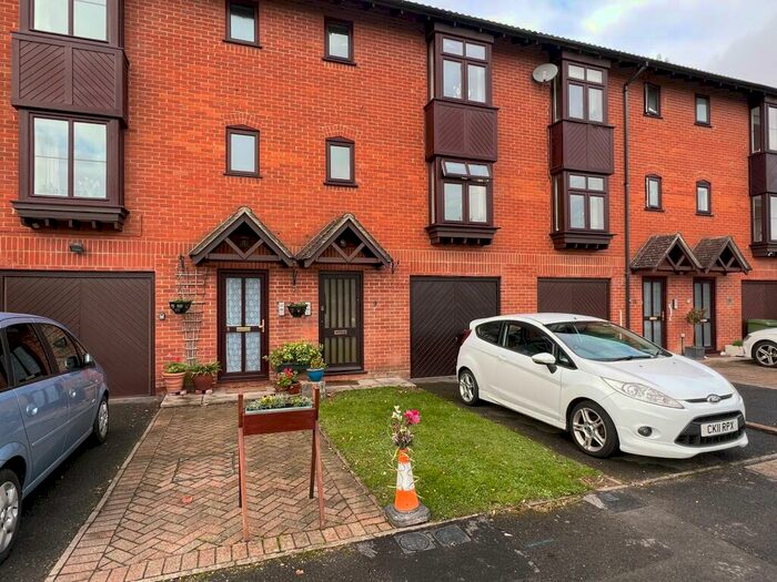 5 Bedroom Terraced House To Rent In Crowder Terrace, Winchester, SO22