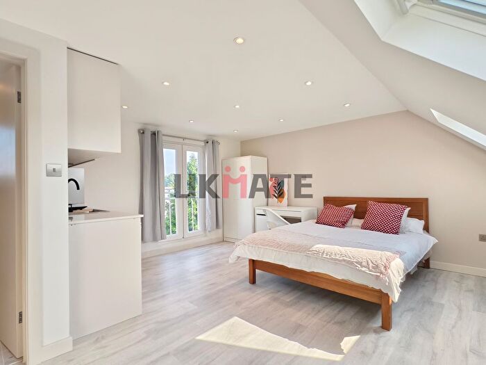 1 Bedroom Property To Rent In Bisson Road, London, E15