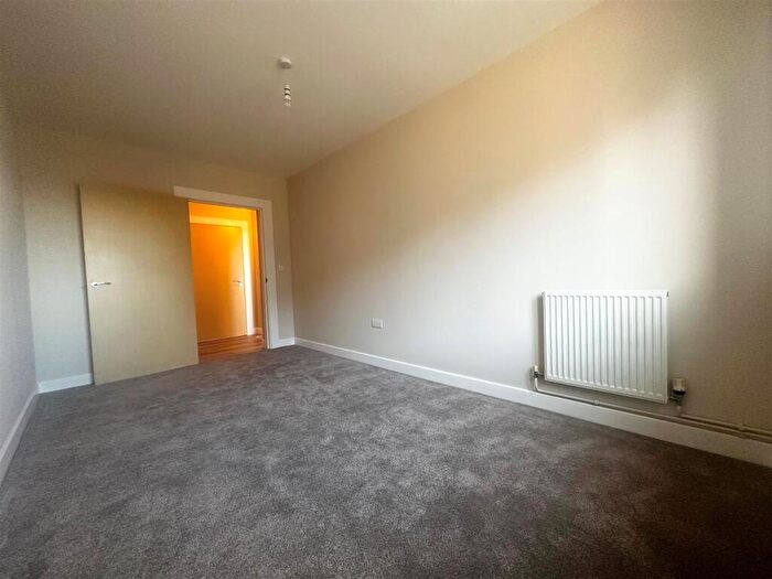 2 Bedroom Flat To Rent In Clarence Row, Gravesend, DA12