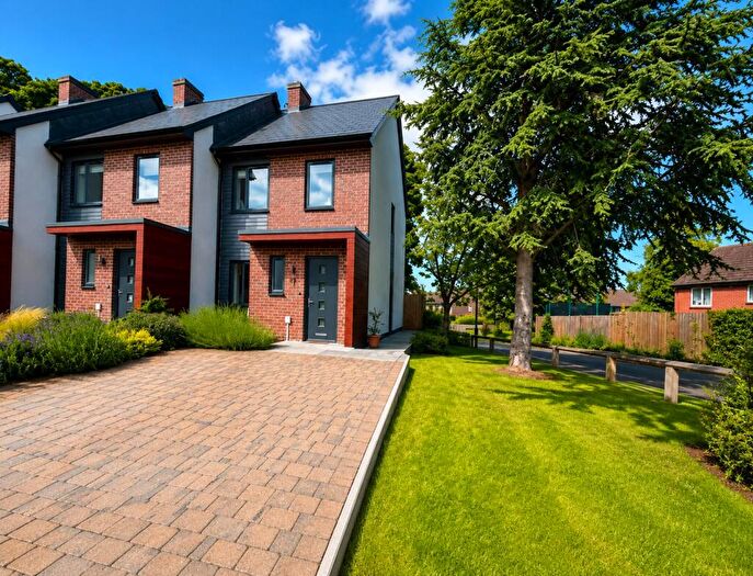 2 Bedroom Terraced House For Sale In Woodleigh Close, Harrogate, HG1