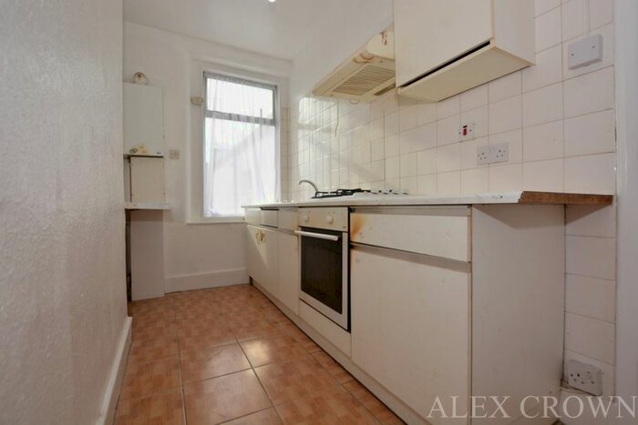 1 Bedroom Flat To Rent In Wightman Road, London, N8