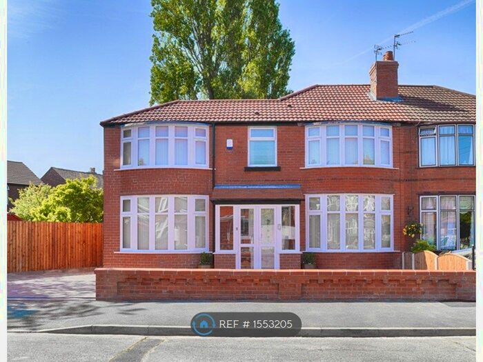 6 Bedroom Semi-Detached House To Rent In Finchley Road, Manchester, M14