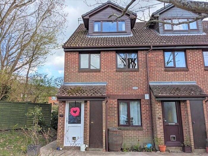 2 Bedroom Maisonette To Rent In Wallis Way, Horsham, RH13