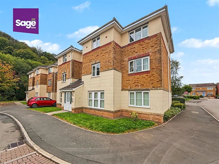 2 Bedroom Flat For Sale In Coed Celynen Drive, Abercarn, NP11