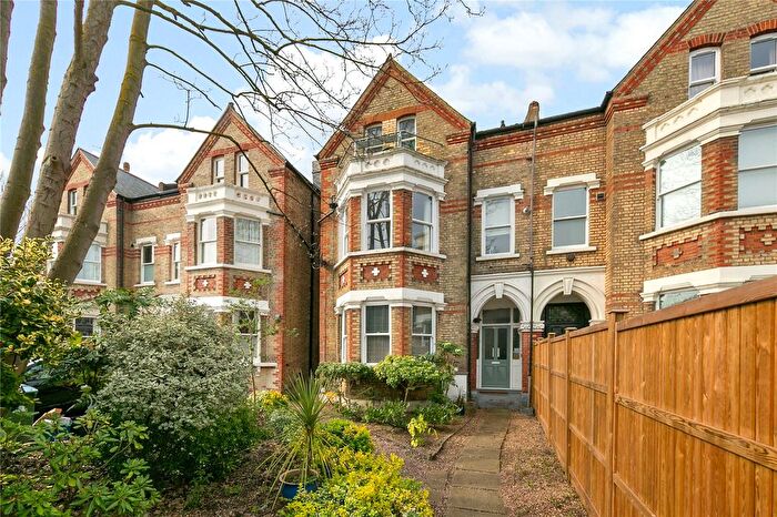 1 Bedroom Flat For Sale In St. Margarets Road, Twickenham, TW1