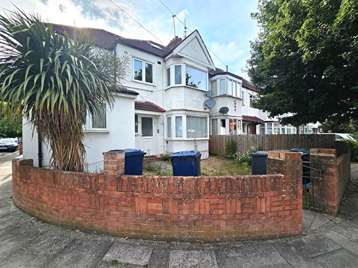 1 Bedroom Flat To Rent In Tavistock Avenue, Perivale, Greenford, UB6