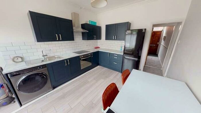 4 Bedroom Terraced House To Rent In Ash View, Headingley, Leeds, LS6