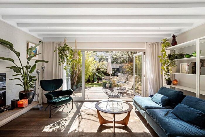 4 Bedroom Detached House For Sale In Greenham Close, London, SE1