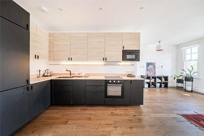 4 Bedroom Apartment To Rent In Grasmere Road, London, N10