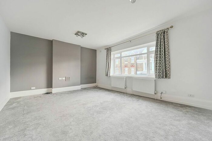 4 Bedroom Flat To Rent In North Pole Road, North Kensington, London, W10