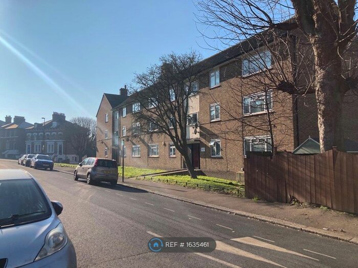 2 Bedroom Flat To Rent In Lingards Road, Lewisham, SE13