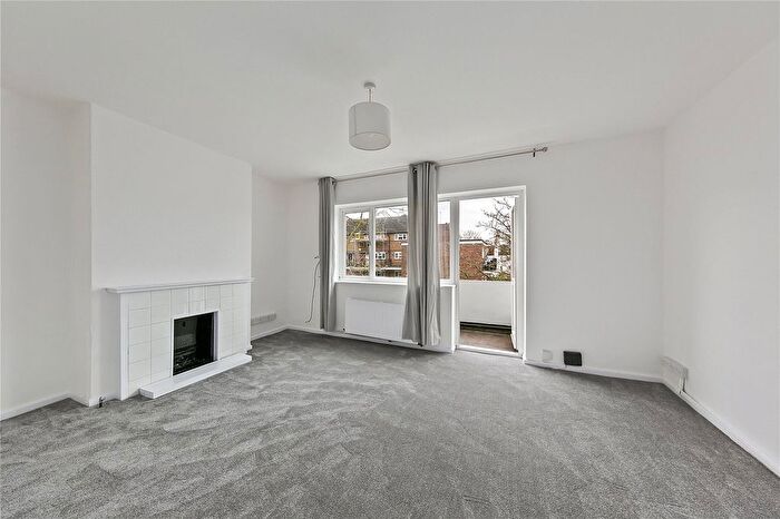 2 Bedroom Flat To Rent In Haggard Road, Twickenham, TW1