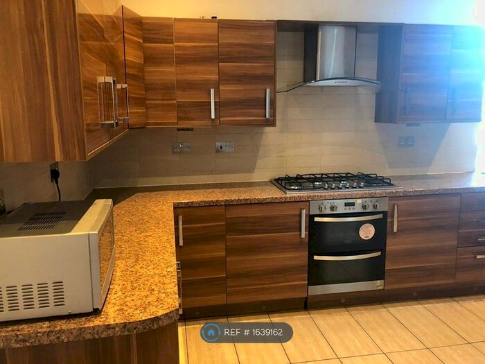 6 Bedroom Flat To Rent In West Princes Street, Glasgow, G4