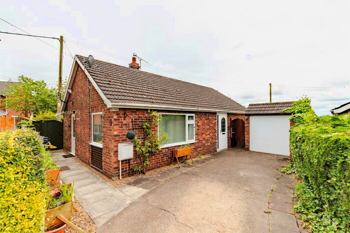 2 Bedroom Detached Bungalow For Sale In Southcliffe Road, Scotter, DN21