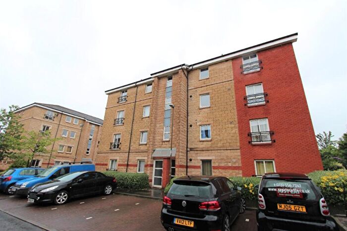 2 Bedroom Flat To Rent In Dryden Gait, Pilrig, Edinburgh, EH7