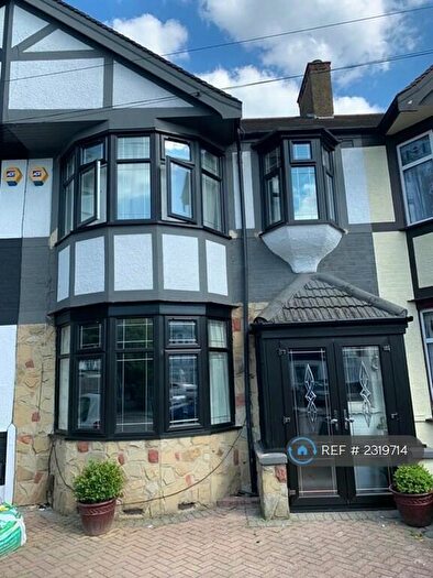 3 Bedroom Terraced House To Rent In Greystone Gardens, Ilford, IG6