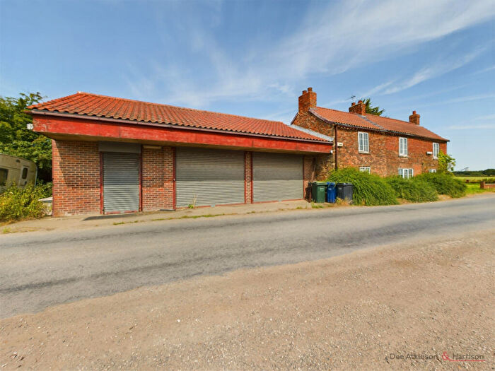 3 Bedroom Detached House For Sale In Crosshill Lane, DN14
