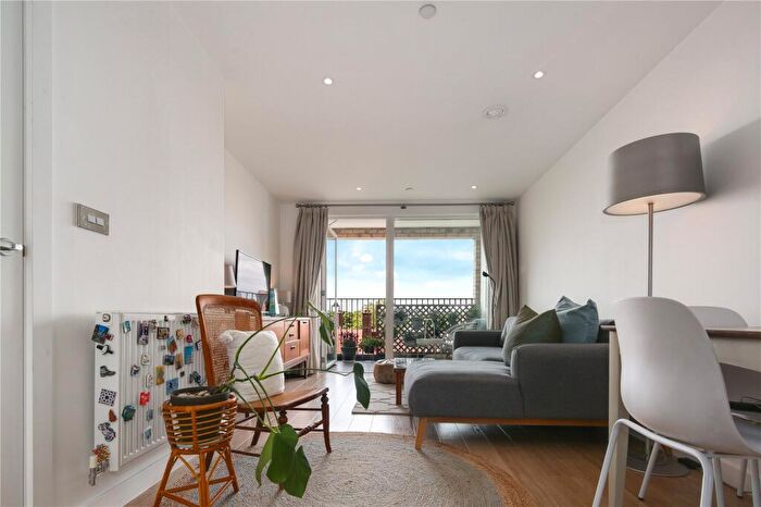 1 Bedroom Flat For Sale In Atkins Square, Dalston Lane, London, E8