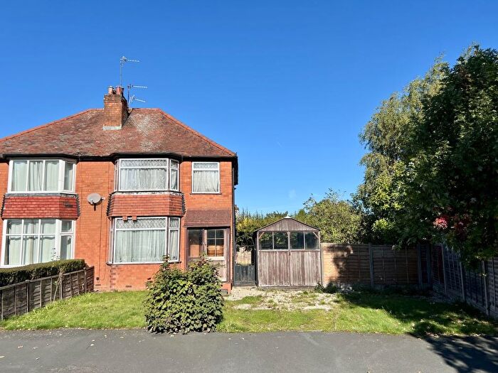 3 Bedroom Semi Detached House For Sale In Westbourne Road, Halesowen, West Midlands, B62