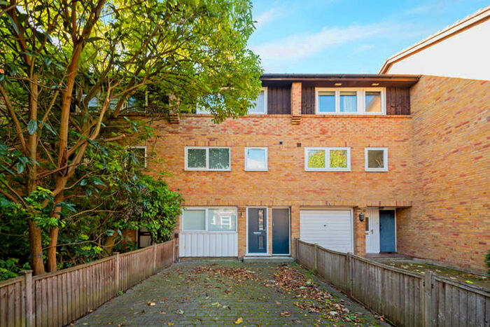 4 Bedroom Terraced House To Rent In Grosvenor Road, Twickenham, TW1