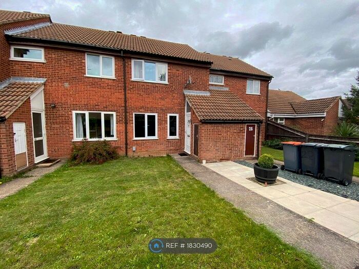 3 Bedroom Terraced House To Rent In Hamble Road, Bedford, MK41