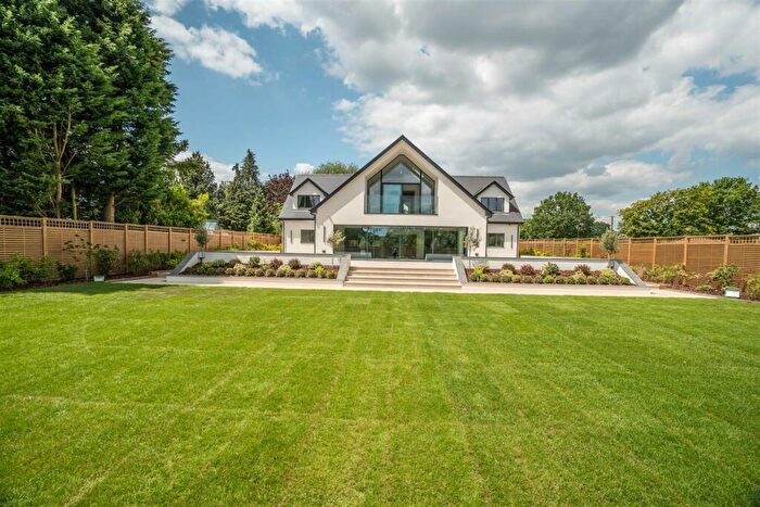 5 Bedroom Detached House For Sale In Broomhills Chase, Little Burstead, Billericay, CM12