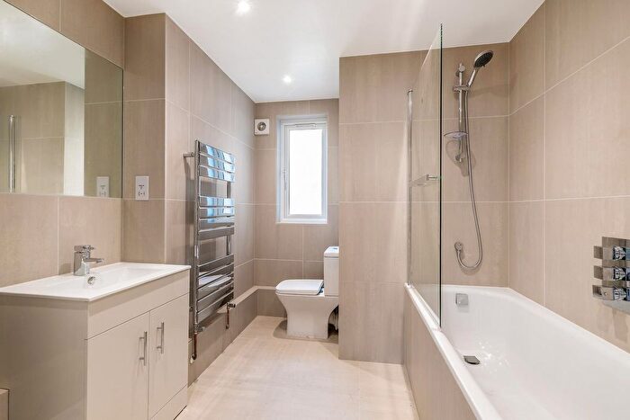 2 Bedroom Flat For Sale In Tina Court, Knollys Road, Streatham, SW16