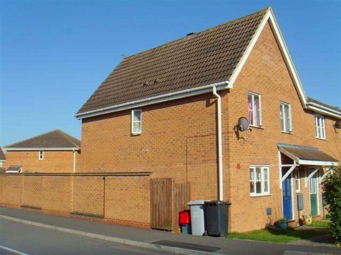 3 Bedroom Terraced House To Rent In Merrivale Close, Kettering, NN15