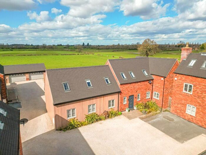 4 Bedroom Detached House For Sale In Mythe Bridge Farm, Ratcliffe Road, CV9