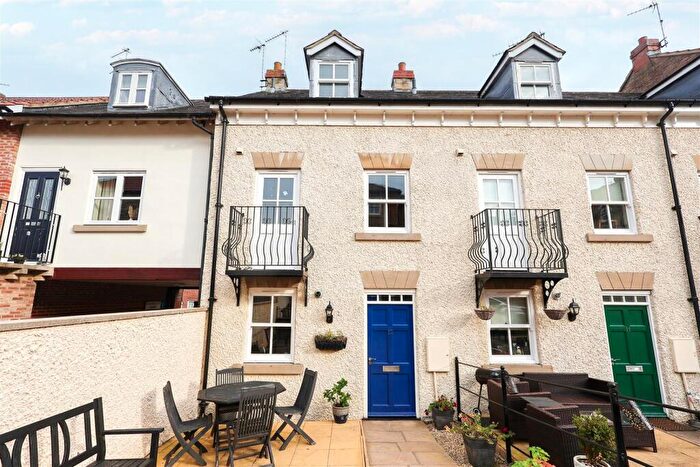 3 Bedroom Terraced House For Sale In Allhallowgate, Ripon, HG4