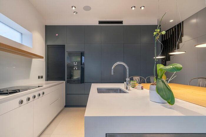 3 Bedroom End Of Terrace House To Rent In Twyford Abbey Road, London, NW10