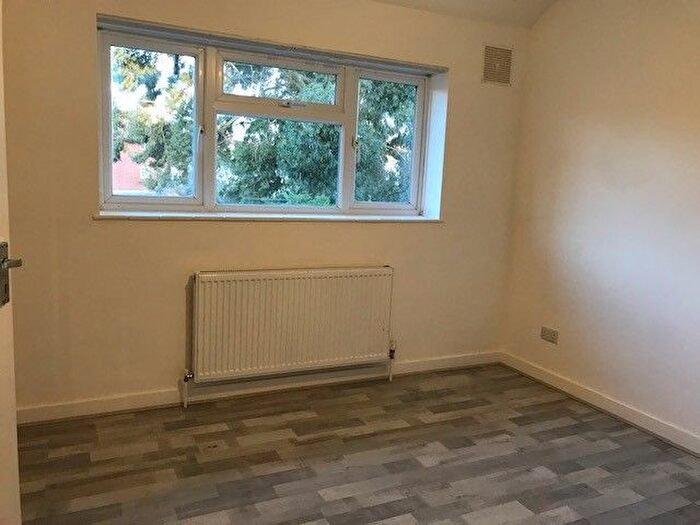 3 Bedroom End Terrace House To Rent In Orchard Way, London, BR3