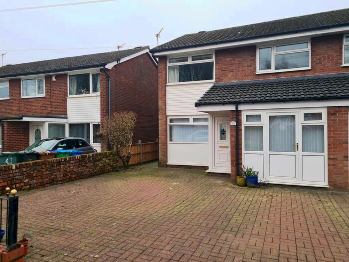 3 Bedroom Semi-Detached House To Rent In Kirkstall Avenue, Heywood OL10