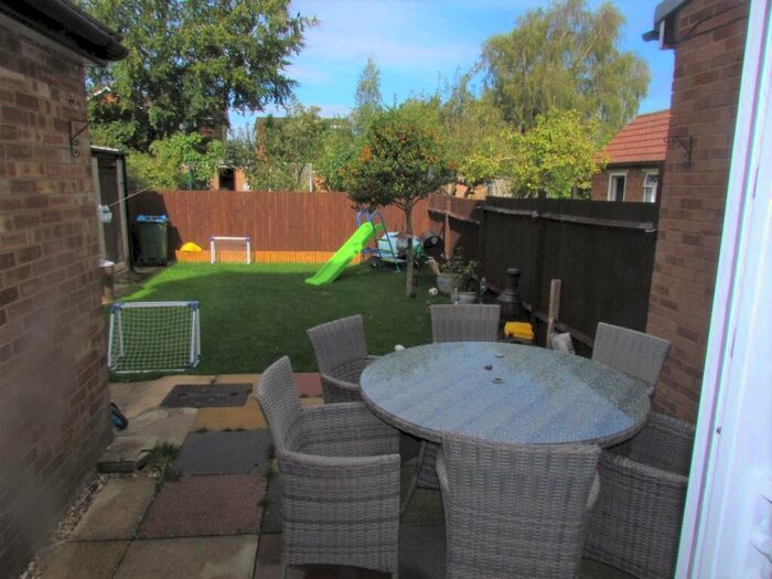 3 Bedroom Semi Detached House To Rent In Bletchley, MK3