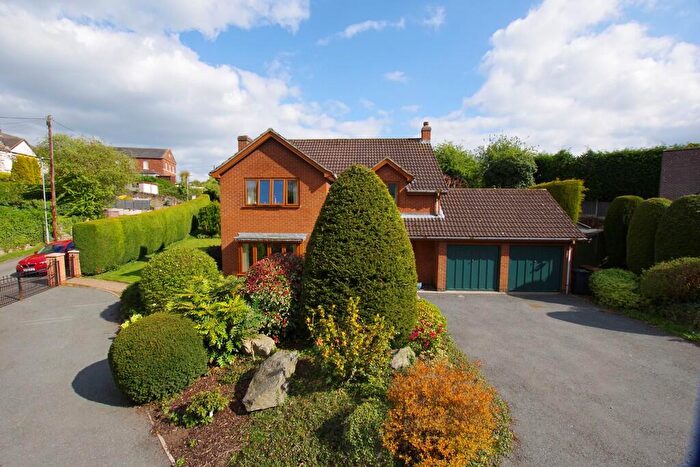 4 Bedroom Detached House For Sale In Chapel Street, Measham, DE12