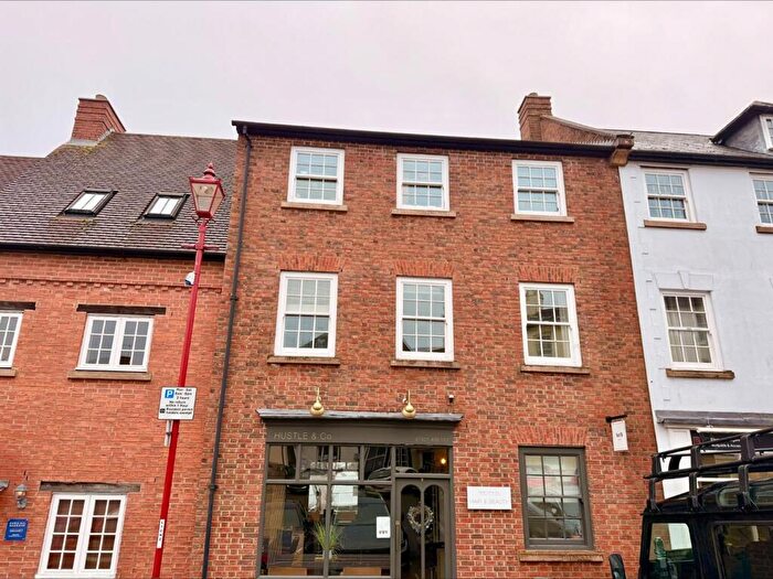 2 Bedroom Flat To Rent In Market Square, Daventry, NN11