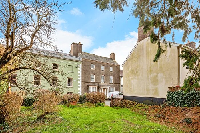 8 Bedroom Terraced House For Sale In Llangadog, Carmarthenshire, SA19