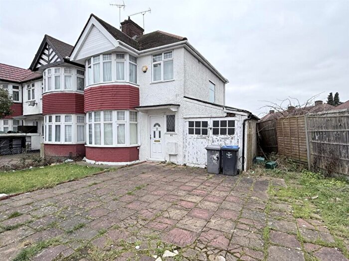 3 Bedroom Semi-Detached House To Rent In Berkeley Road, London, NW9