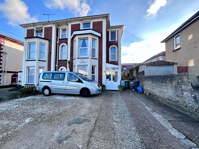 6 Bedroom Semi-Detached House For Sale In Leed Street, Sandown, PO36