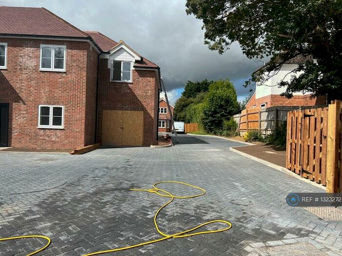 1 Bedroom Flat To Rent In Anstey Lane, Alton, GU34