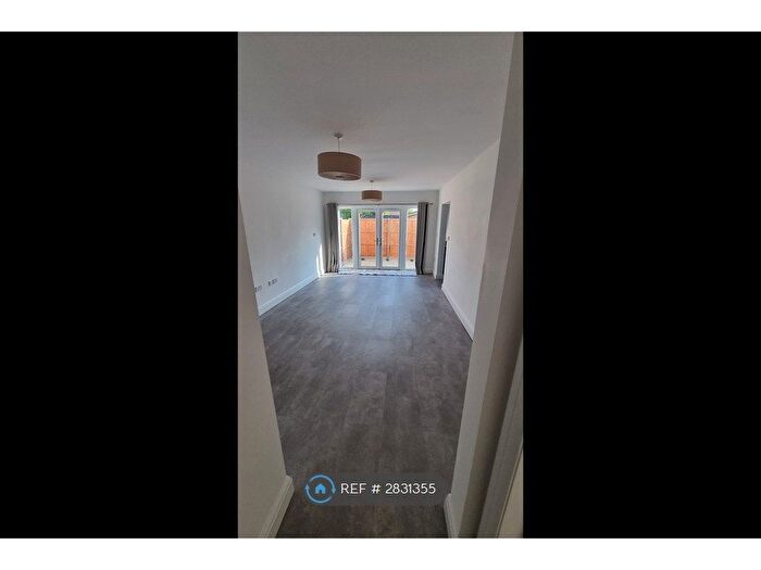 2 Bedroom Flat To Rent In Milford, Godalming, GU8